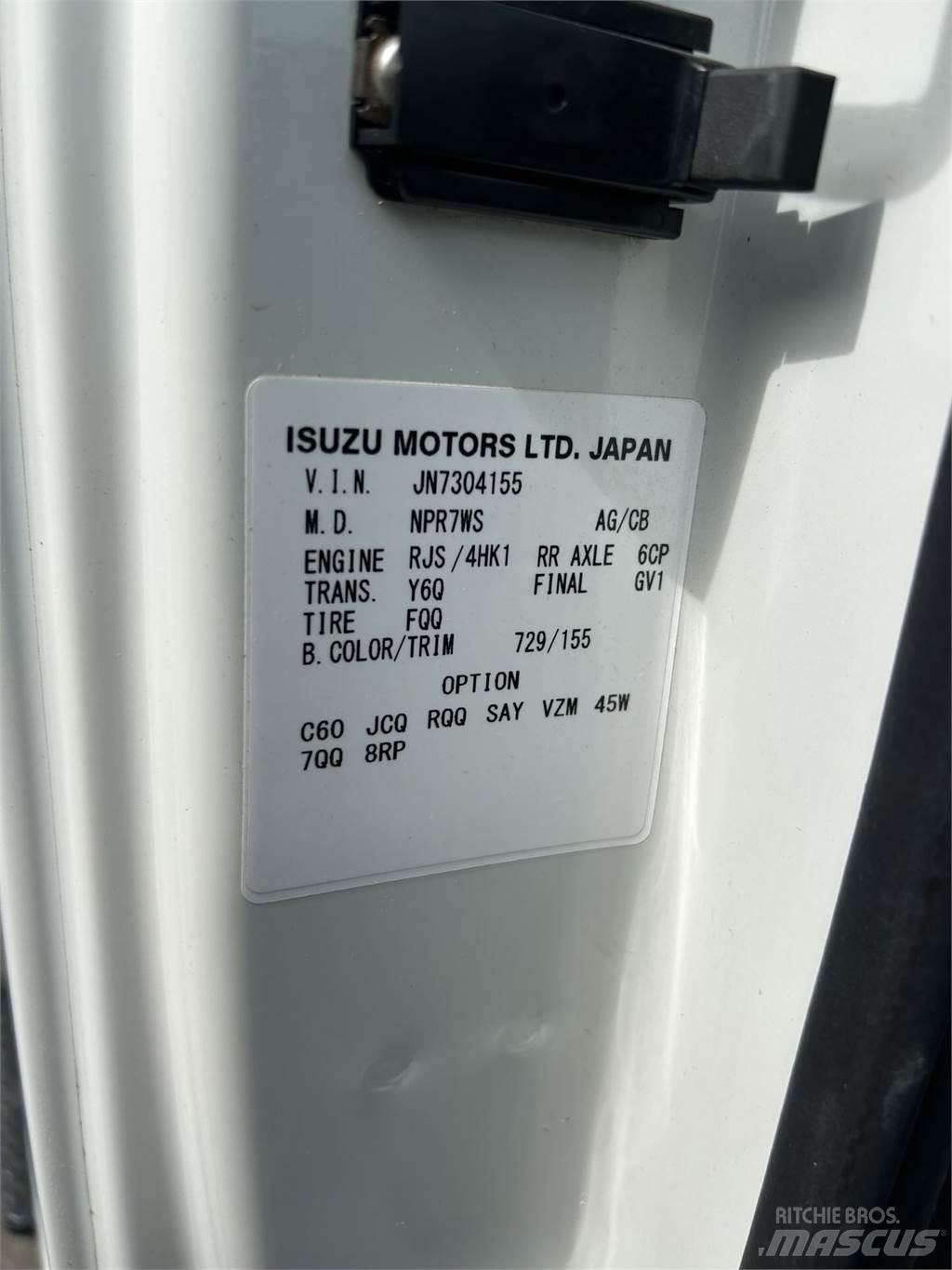 Isuzu NRR DC Samochody ciężarowe ze skrzynią zamkniętą