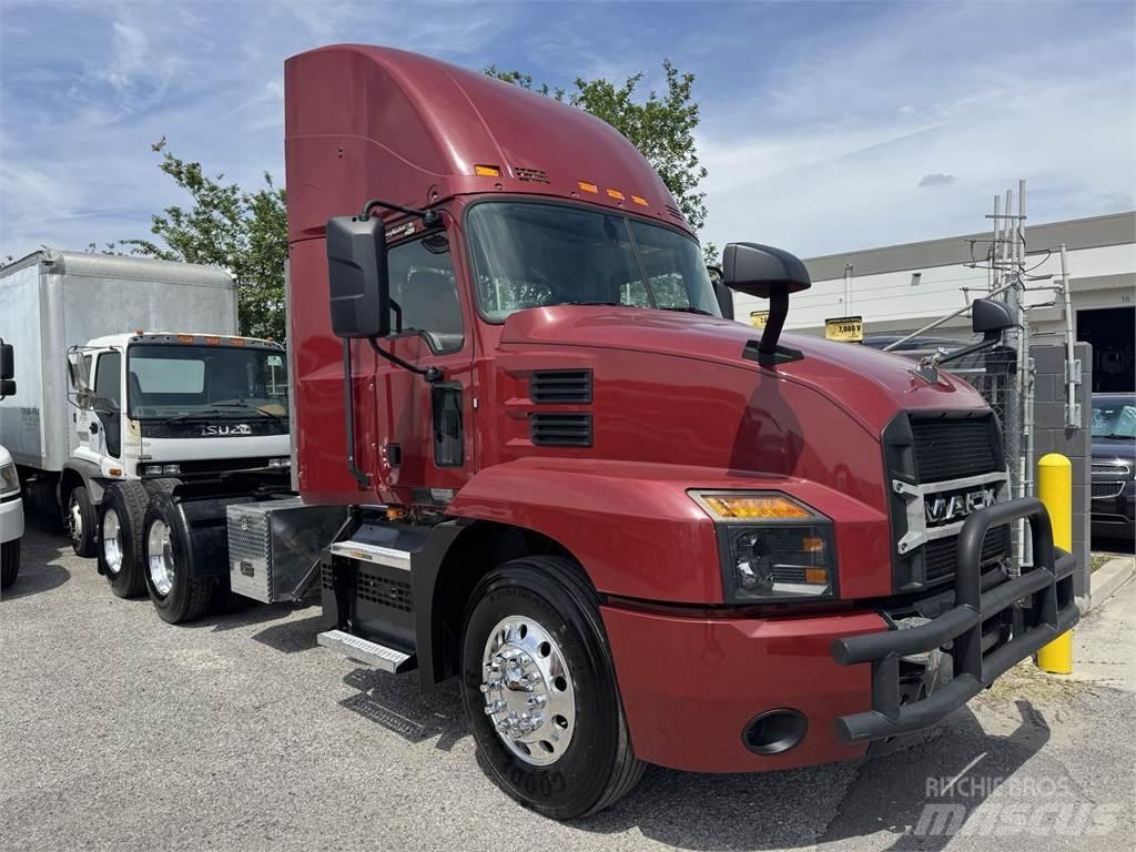 Mack AN64T Ciągniki siodłowe