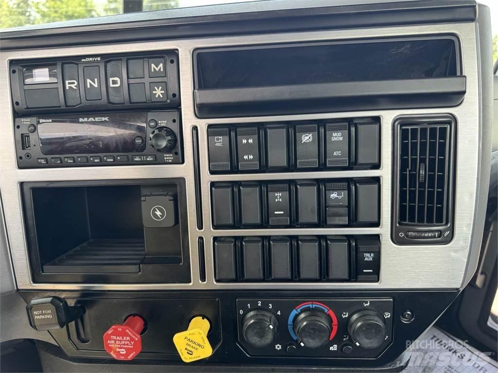 Mack AN64T Ciągniki siodłowe