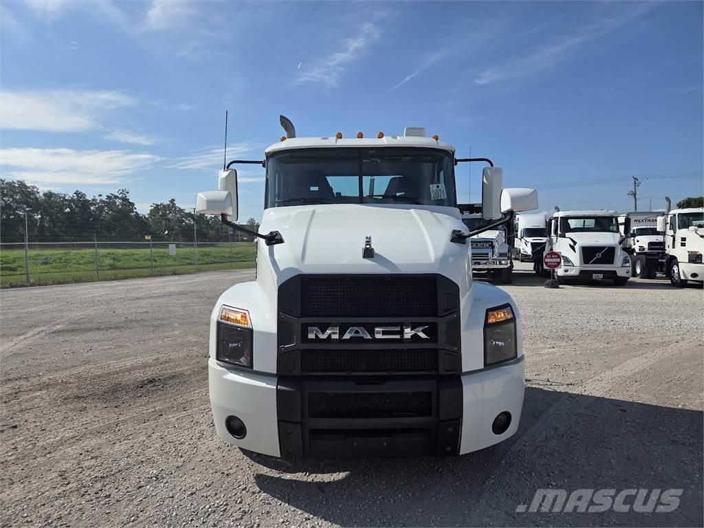 Mack AN64T Ciągniki siodłowe