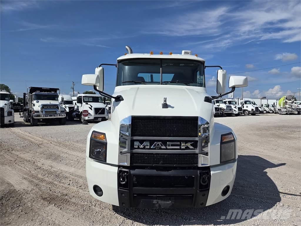 Mack AN64T Ciągniki siodłowe