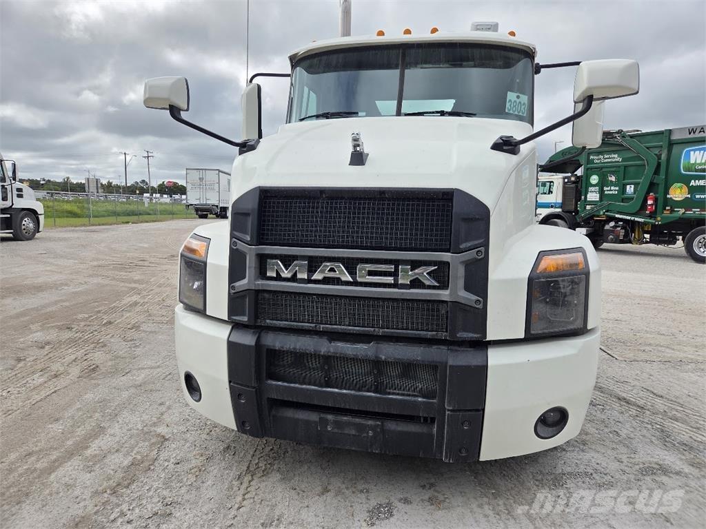Mack AN64T Ciągniki siodłowe
