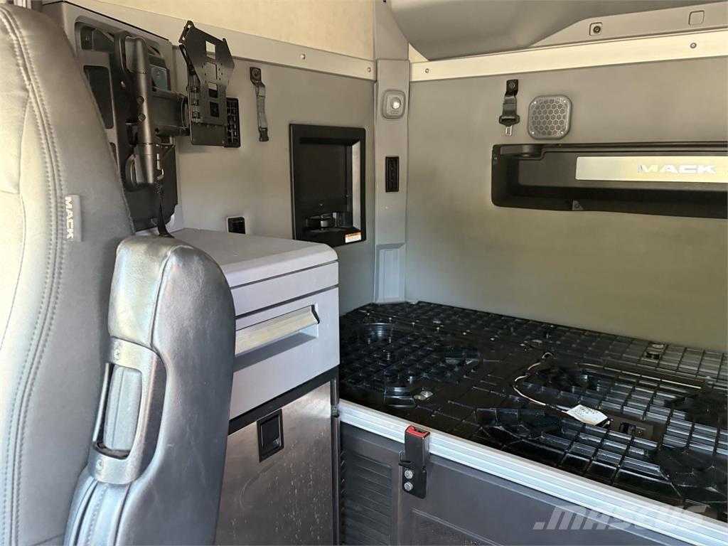 Mack AN64T Ciągniki siodłowe