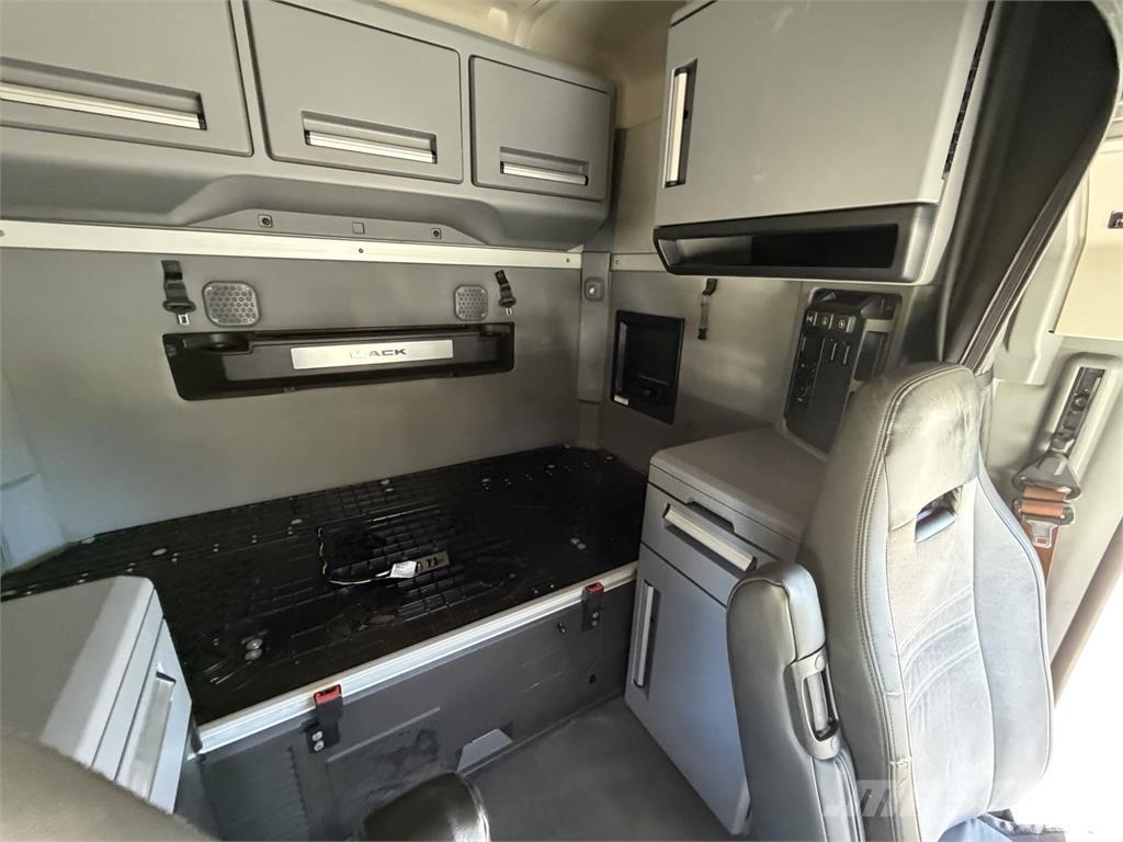 Mack AN64T Ciągniki siodłowe