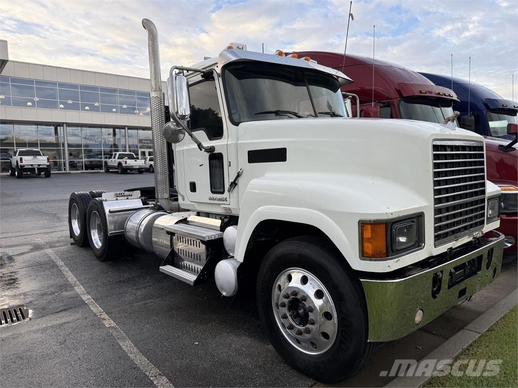 Mack CHU613 Ciągniki siodłowe