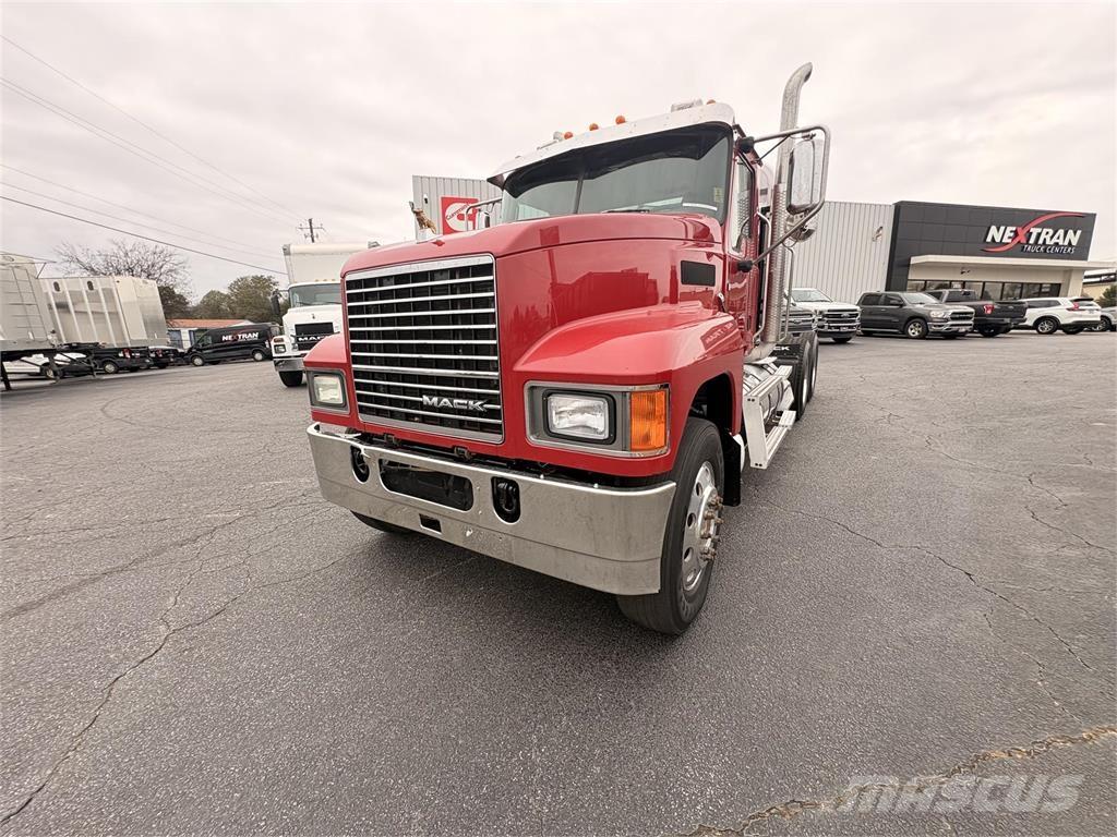 Mack CHU613 Ciągniki siodłowe