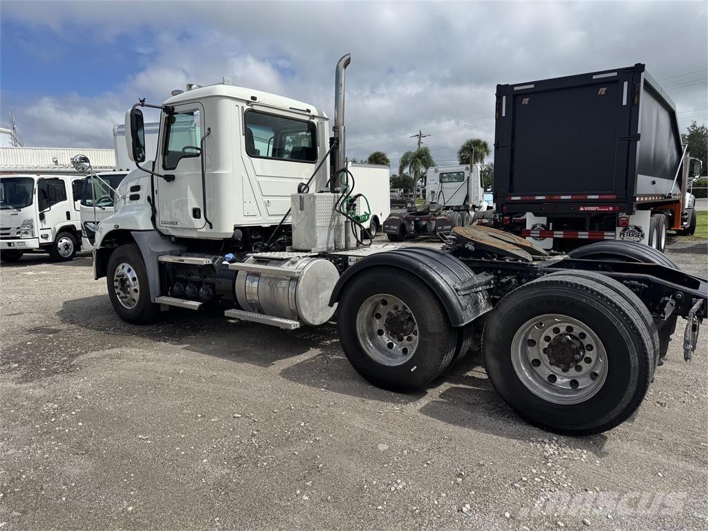 Mack CXU613 Ciągniki siodłowe
