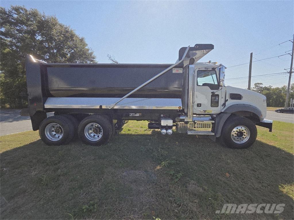 Mack GR64B Wywrotki