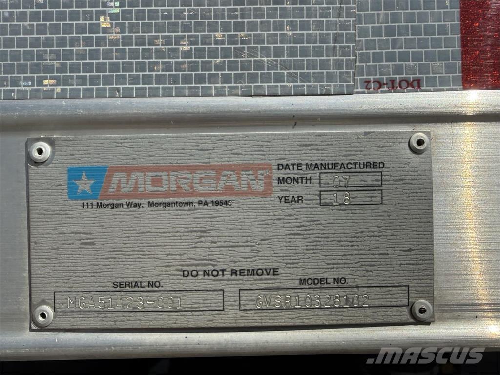 Mack GR64B9 Samochody ciężarowe ze skrzynią zamkniętą