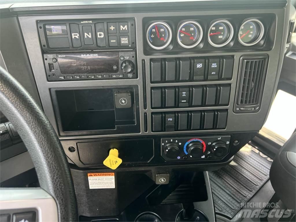 Mack GR64BR Inne