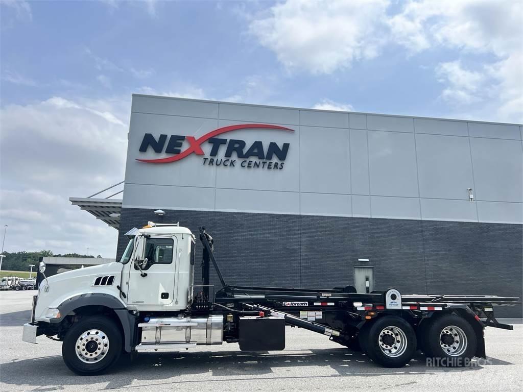 Mack GR64BR Inne