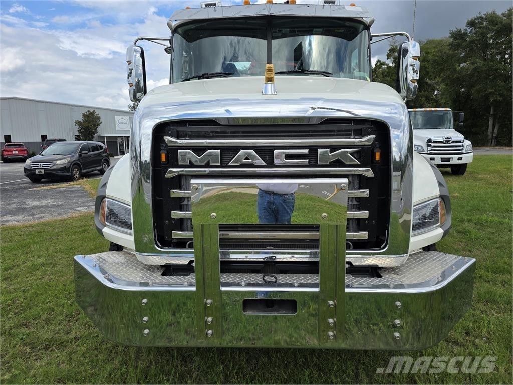 Mack GR64BR Wywrotki
