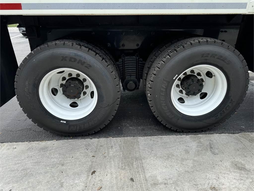 Mack GR64BRX Wywrotki