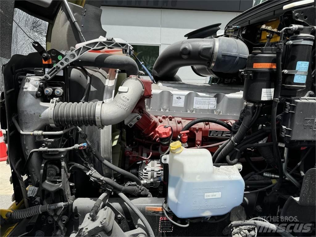 Mack GR64BRX Wywrotki