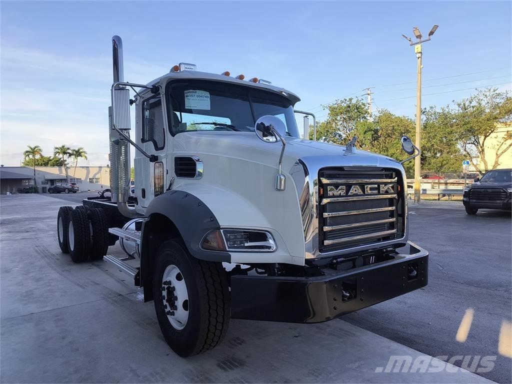 Mack GR64BX Wywrotki