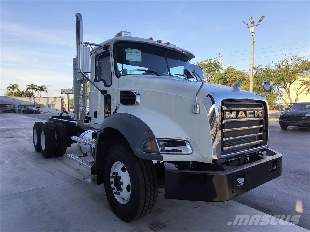 Mack GR64BX Wywrotki