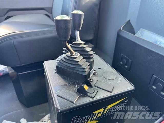Mack GR64F Inne