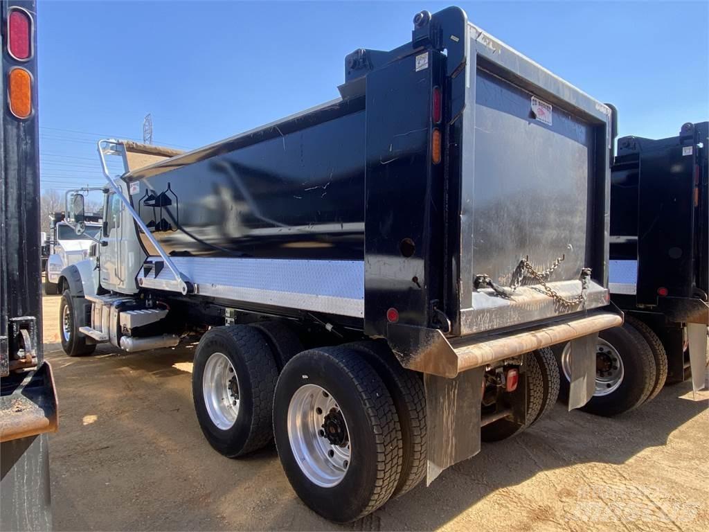 Mack GR64F Wywrotki
