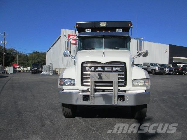 Mack GR64F Wywrotki