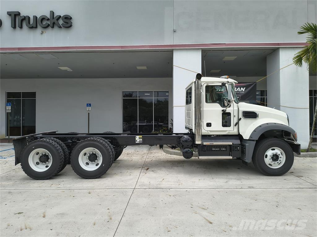 Mack GR64F Inne