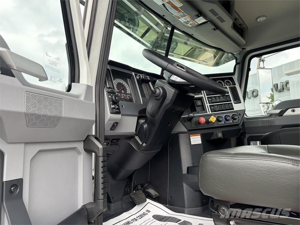 Mack GR64FT Ciągniki siodłowe
