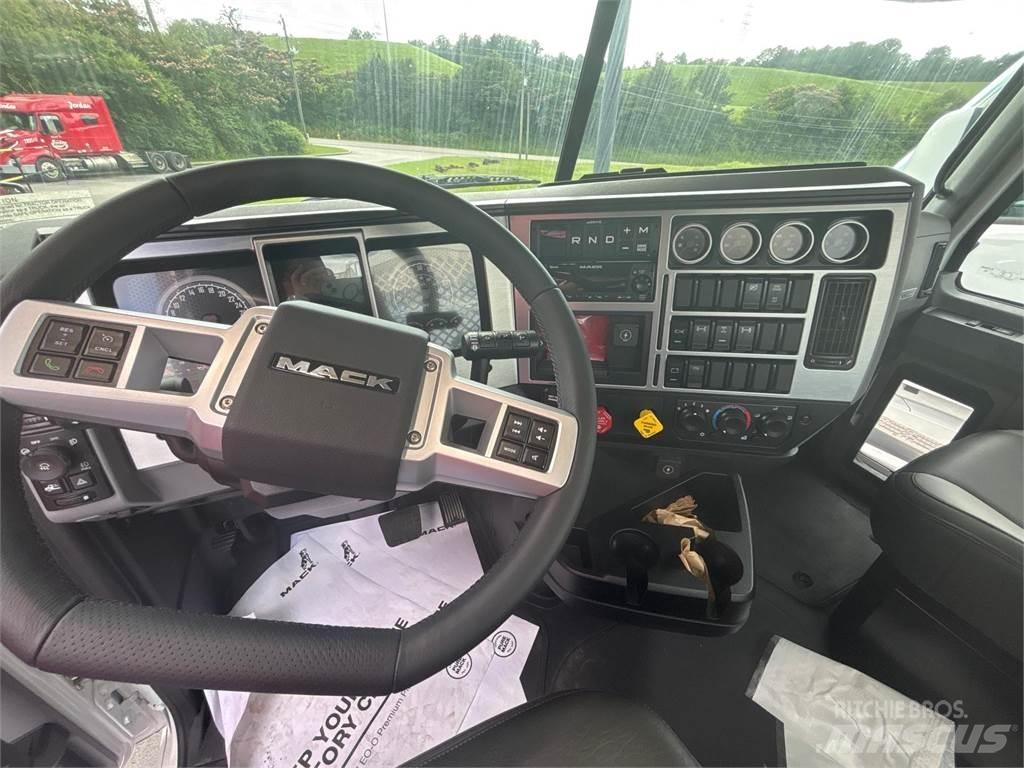 Mack GR64FT Ciągniki siodłowe