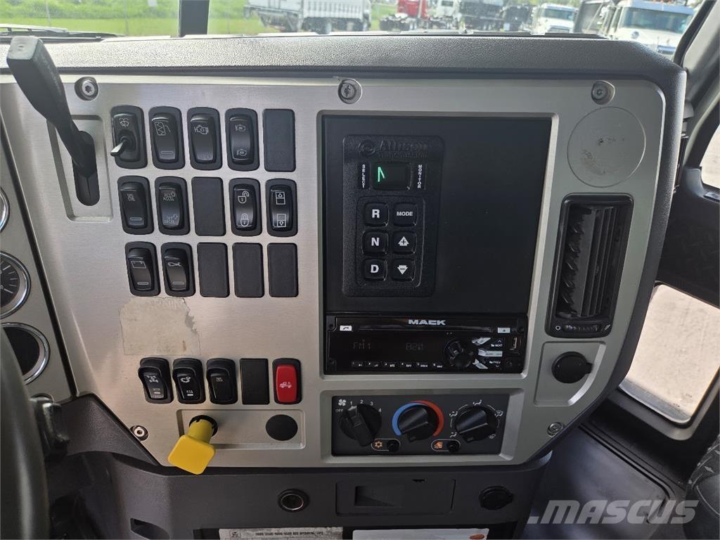 Mack GU813 Wywrotki