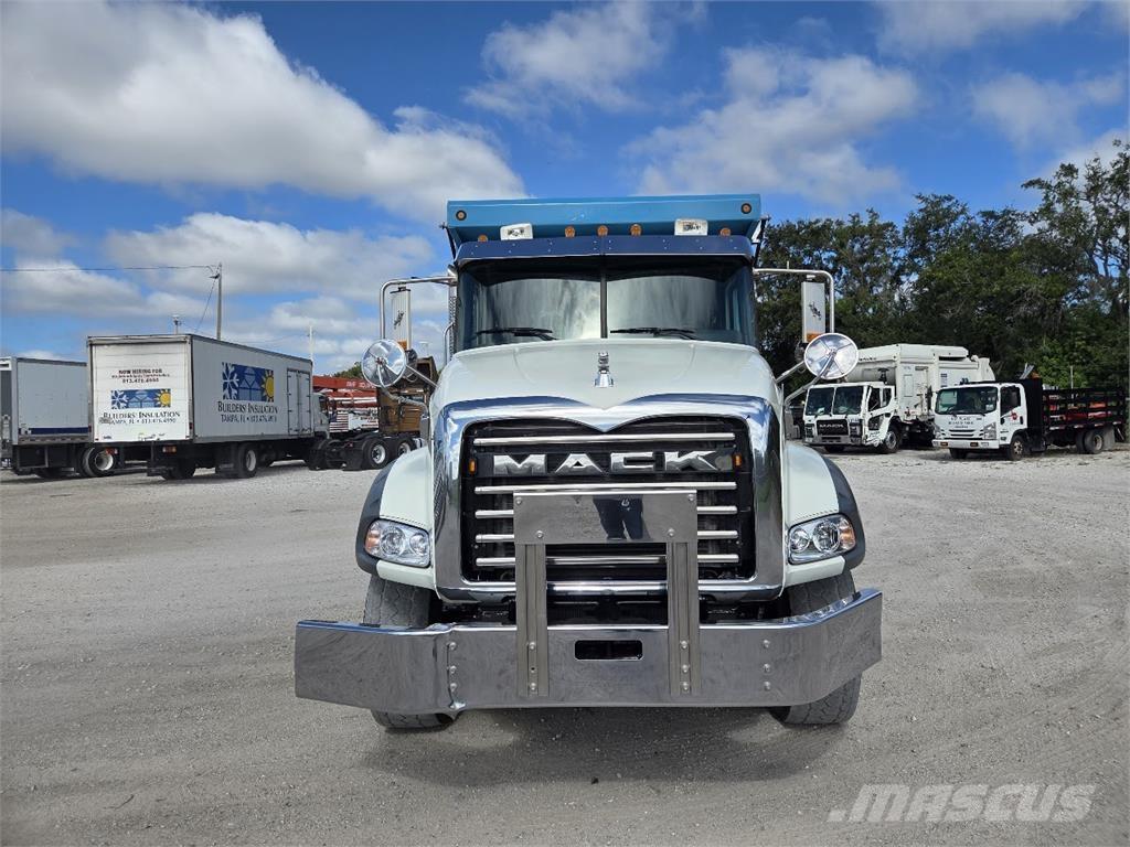 Mack GU813 Wywrotki
