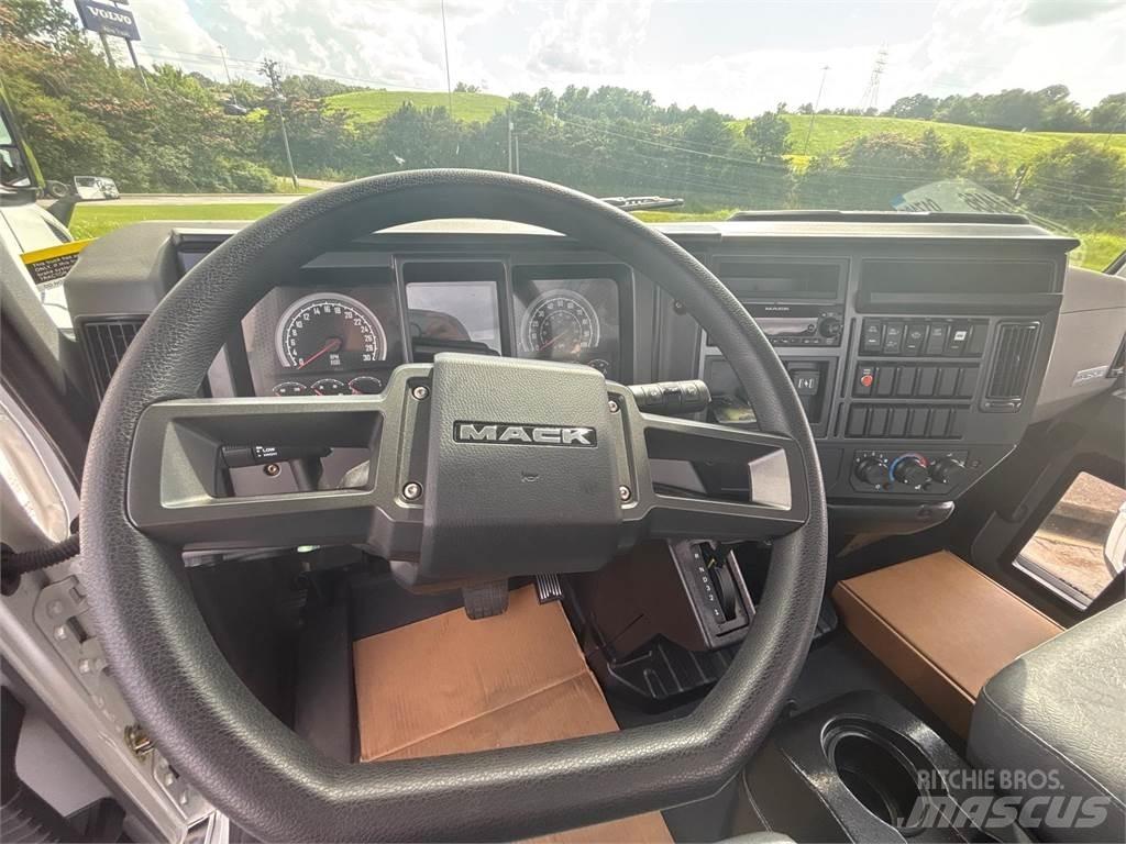 Mack MD6 42R Pojazdy pod zabudowę