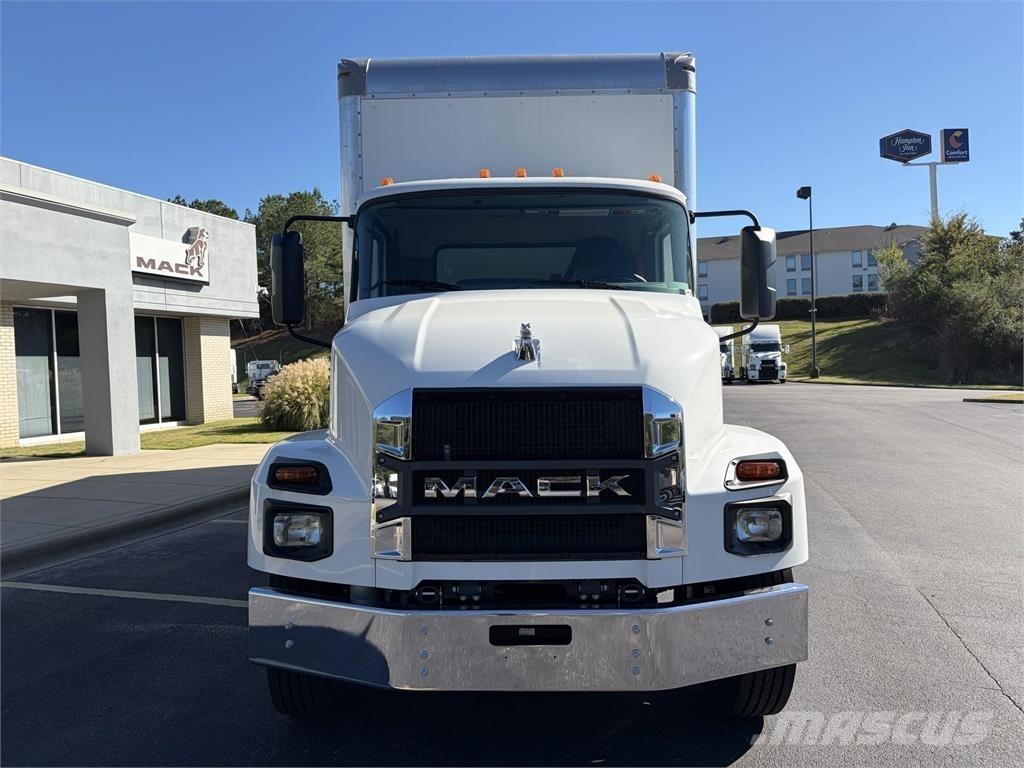 Mack MD6 42R Samochody ciężarowe ze skrzynią zamkniętą