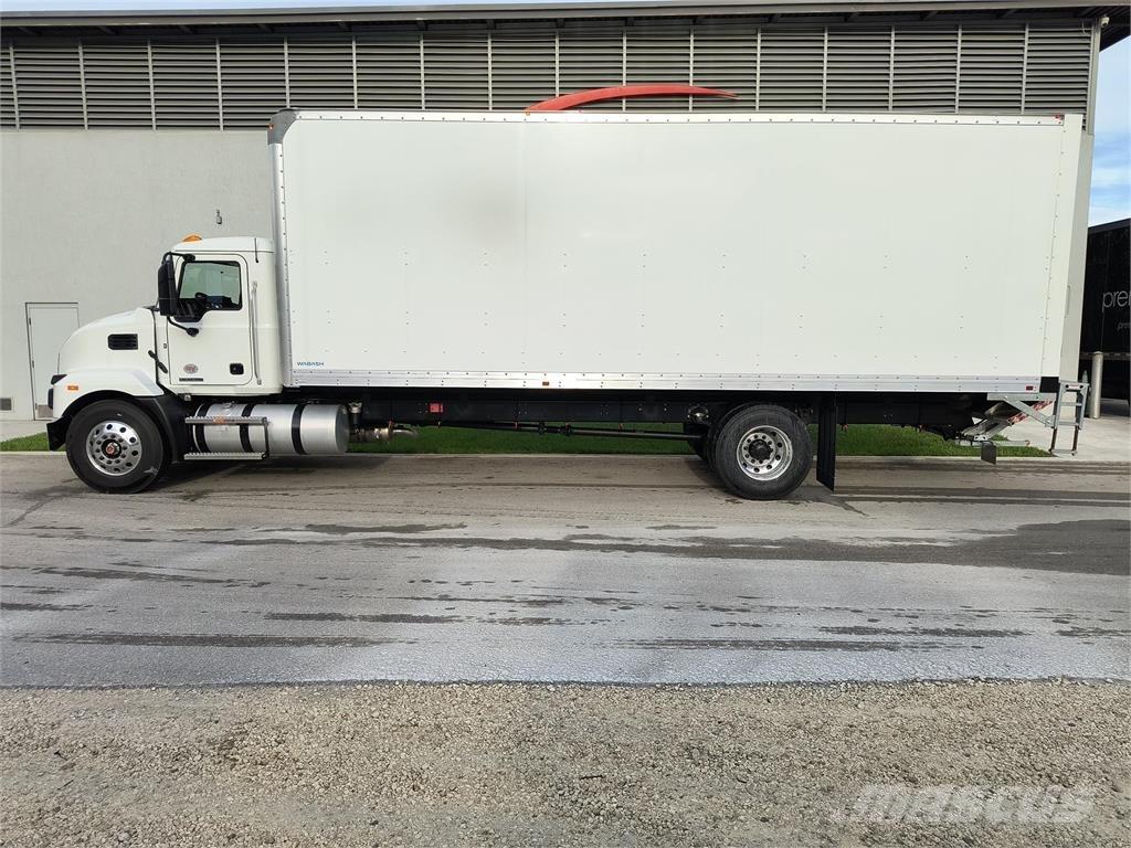 Mack MD6 42R Samochody ciężarowe ze skrzynią zamkniętą