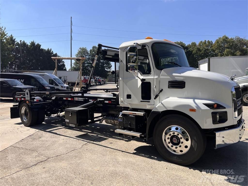 Mack MD7 42R Pojazdy pod zabudowę
