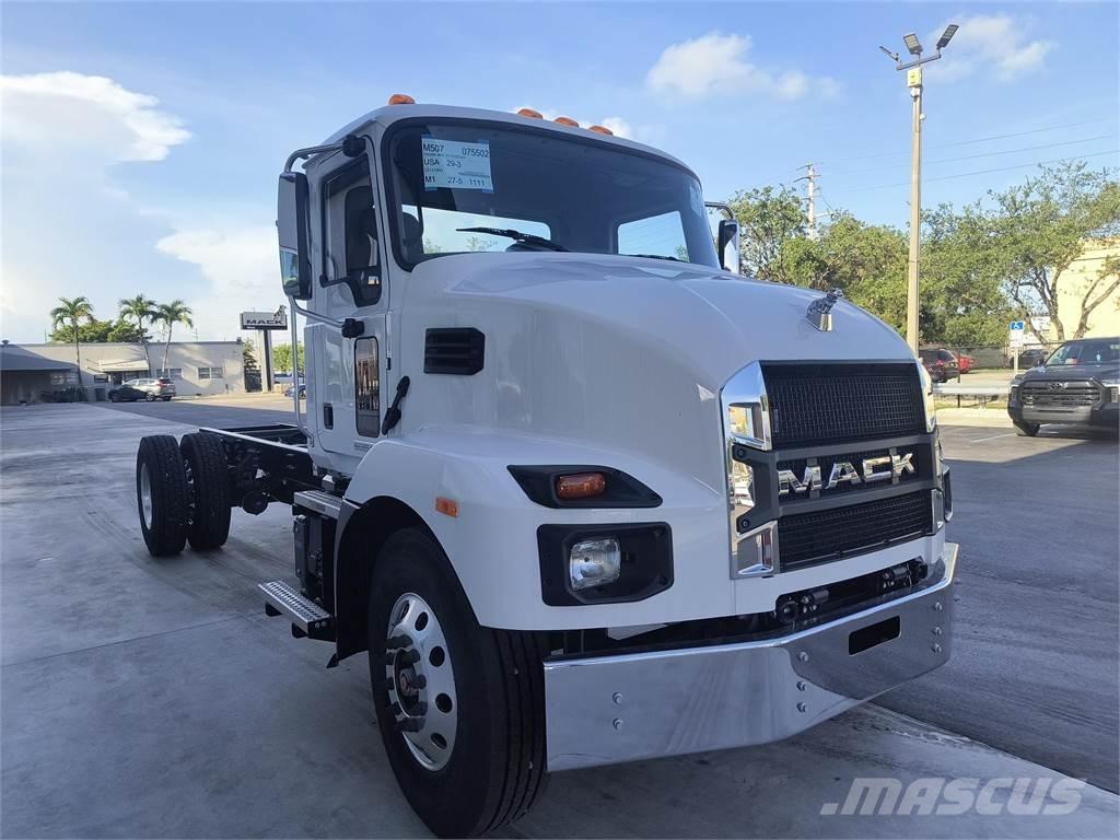 Mack MD7 42R Pojazdy pod zabudowę