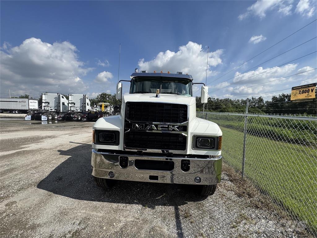 Mack PI64T Ciągniki siodłowe
