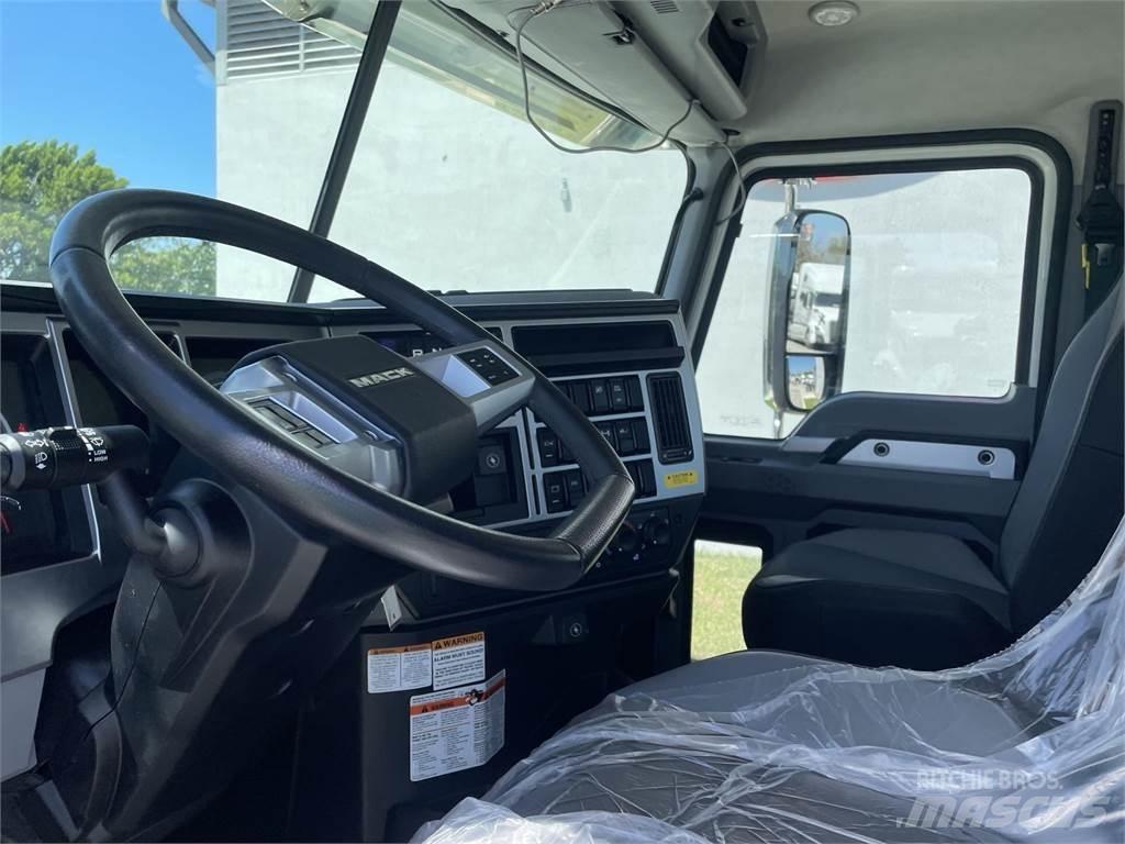 Mack PI64T Ciągniki siodłowe