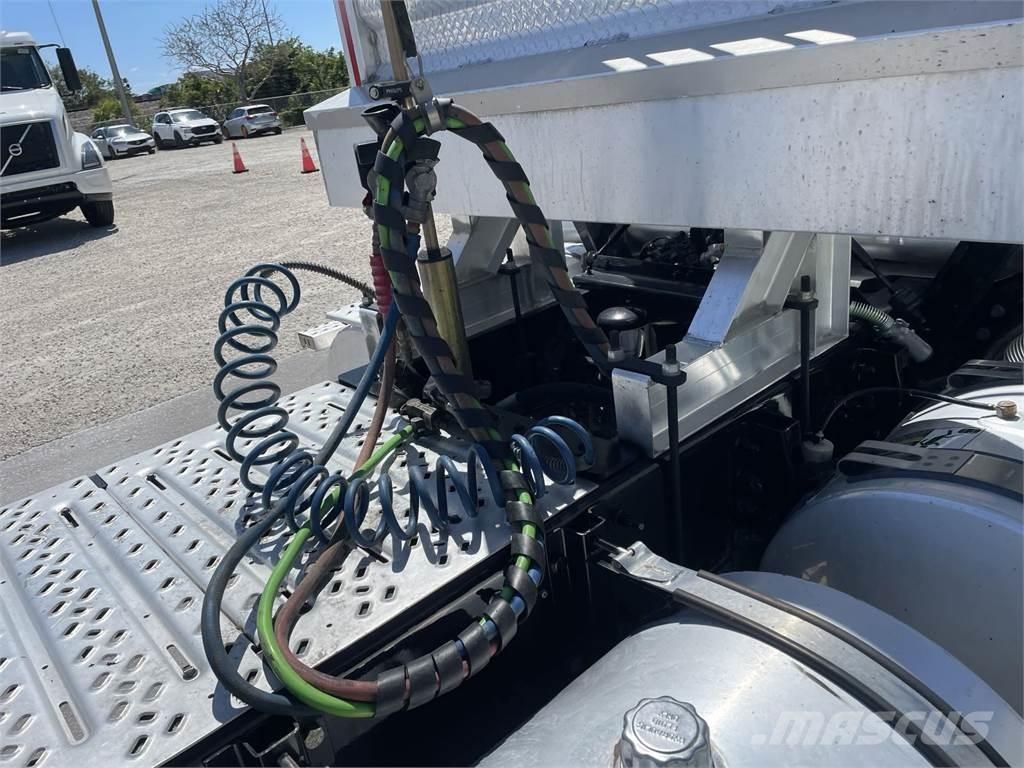 Mack PI64T Ciągniki siodłowe