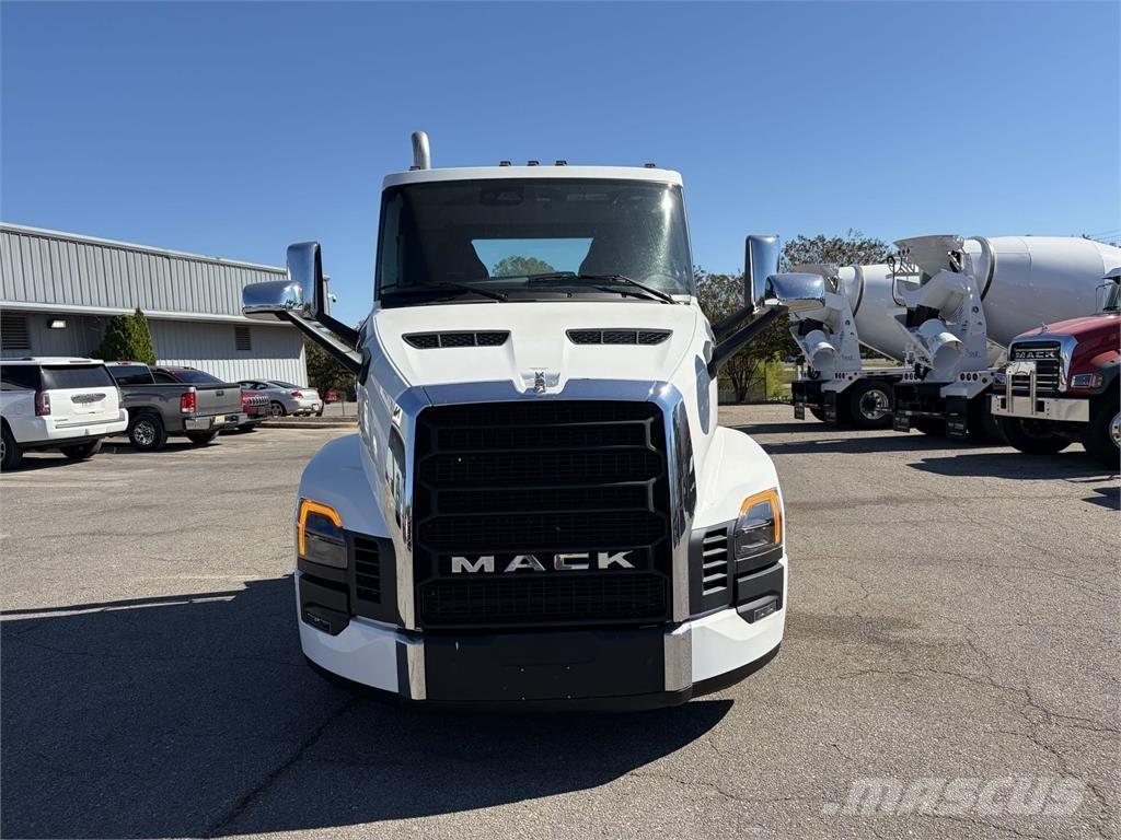 Mack PR64T Ciągniki siodłowe