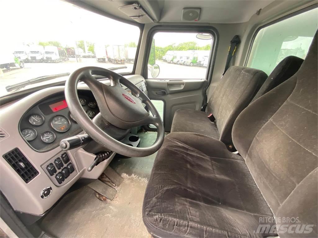 Peterbilt 337 Samochody ciężarowe ze skrzynią zamkniętą