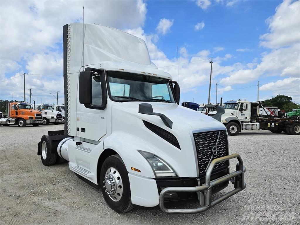 Volvo VNL42T300 Ciągniki siodłowe