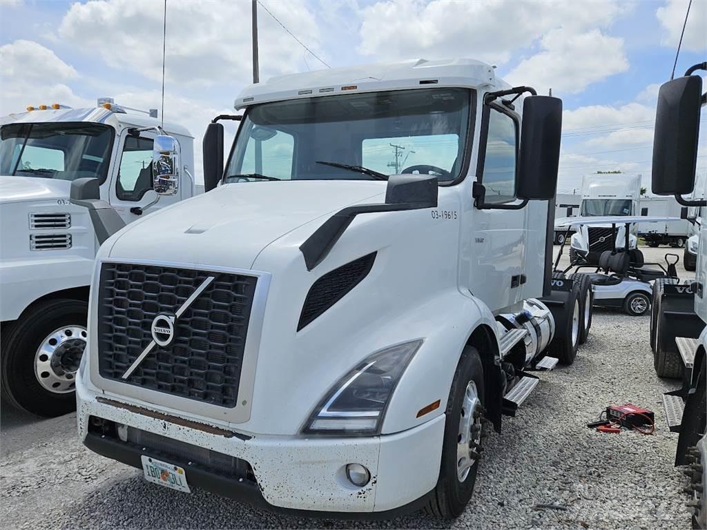 Volvo VNL64T300 Ciągniki siodłowe