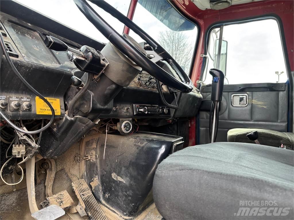 Volvo WG64T Wywrotki