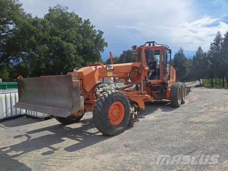 CAT 12M Równiarki