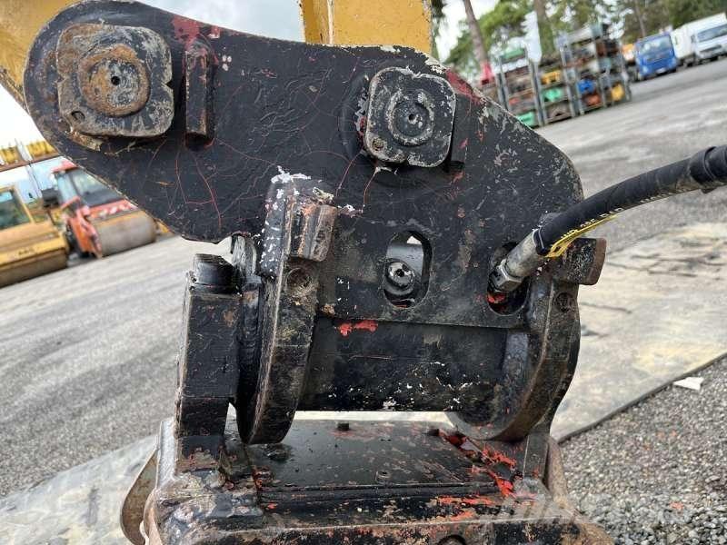 CAT 302.7DCR Minikoparki