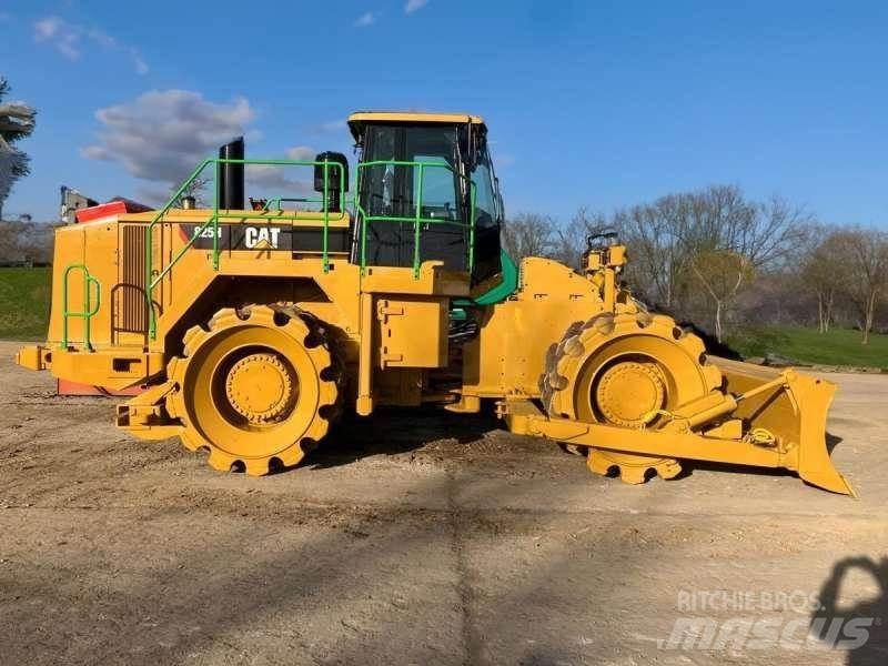 CAT 825H Kompaktory