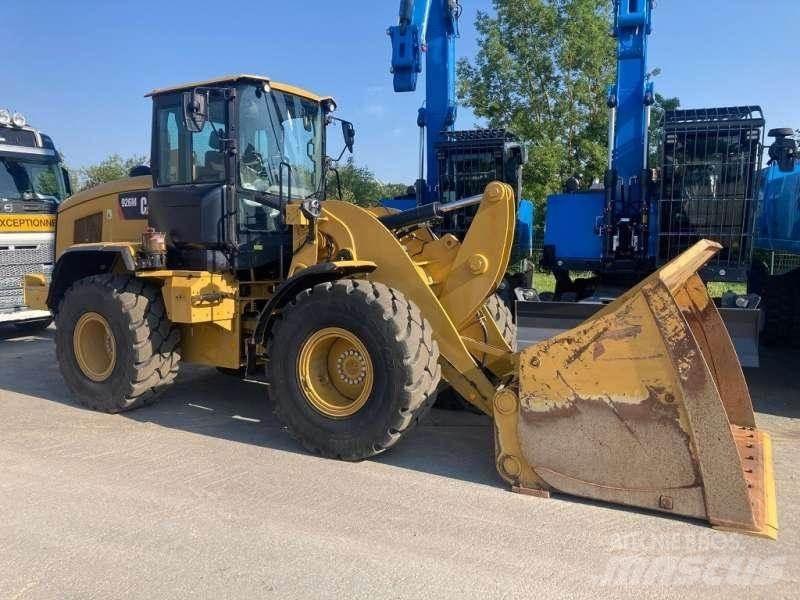 CAT 926M Ładowarki kołowe