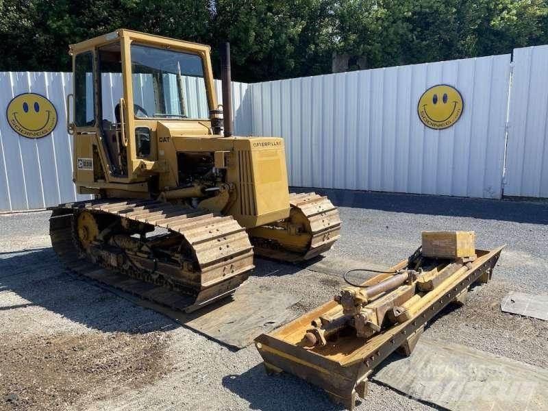 CAT D3B Spycharki gąsienicowe