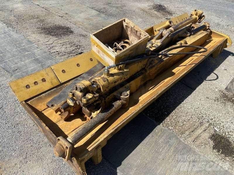 CAT D3B Spycharki gąsienicowe