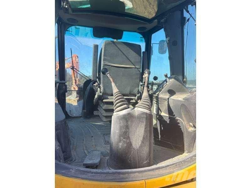 JCB 4CX Koparko-ładowarki