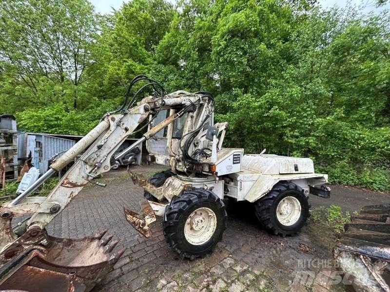 Mecalac 8CXI Koparki kołowe