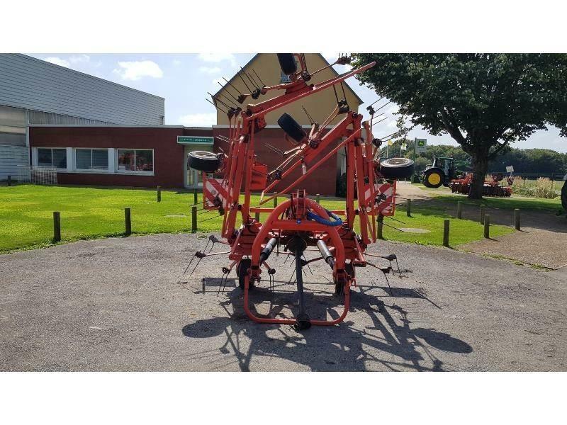 Kuhn GF7802 Zgrabiarki i przetrząsacze